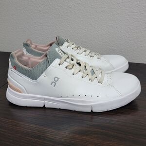 On Running The Roger Leather Sneaker OnCloud White Cream